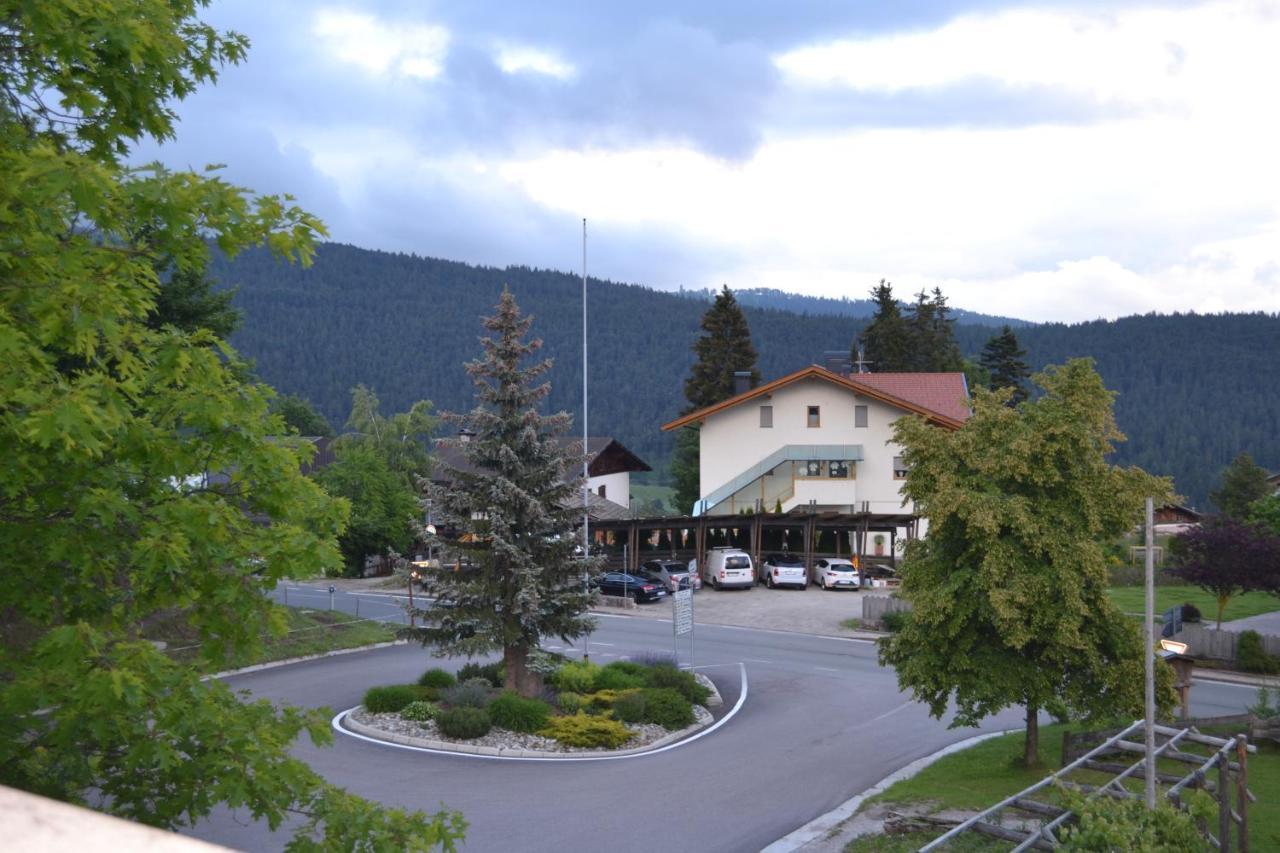 Gasthof Zum Gruenen Baum Verano Buitenkant foto